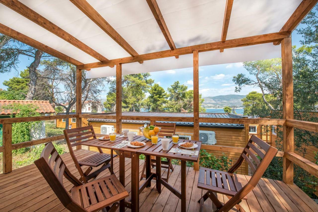 Mediteran Travel Mobile Homes Trogir - Ciovo Arbanija ภายนอก รูปภาพ