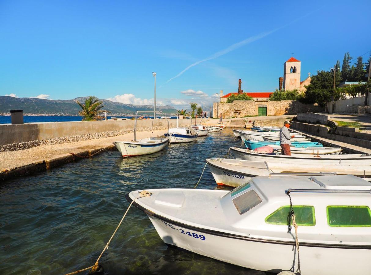 Mediteran Travel Mobile Homes Trogir - Ciovo Arbanija ภายนอก รูปภาพ