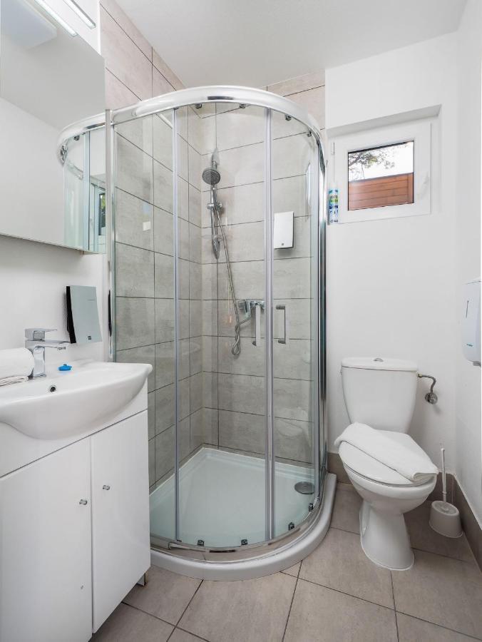 Mediteran Travel Mobile Homes Trogir - Ciovo Arbanija ภายนอก รูปภาพ